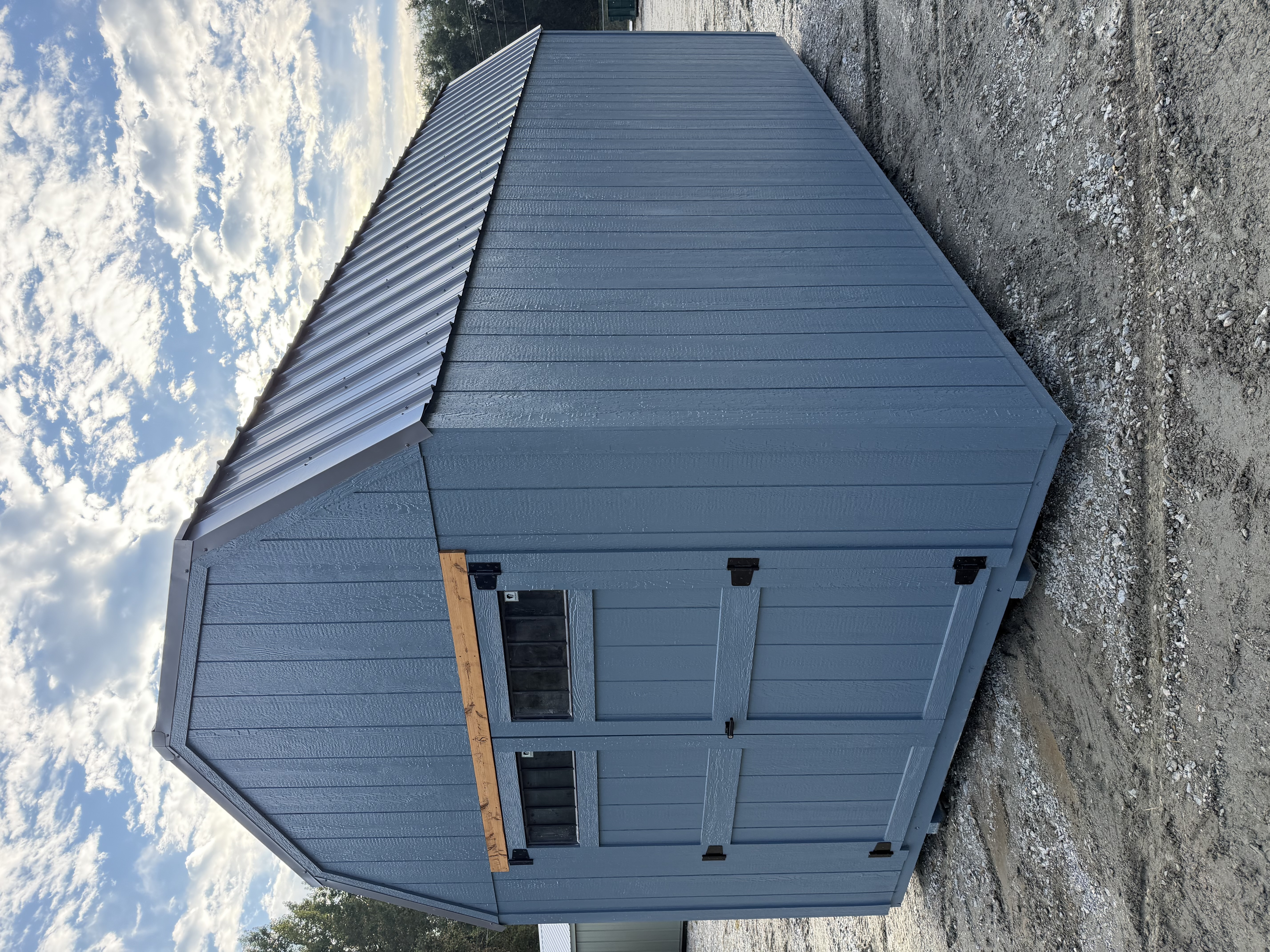 Essential Lofted Utility 10 x 20